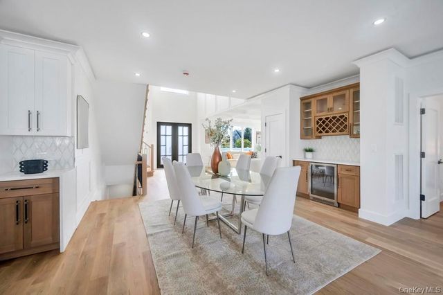 1 Straight Lane, Levittown, NY 11756