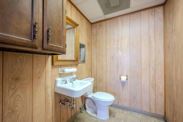 619 E Jackson Street, El Campo, TX 77437