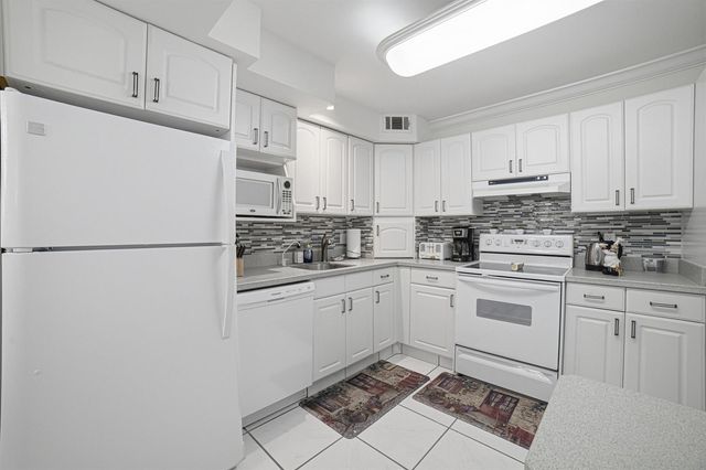 3450 S Ocean Boulevard 418, Palm Beach, FL 33480