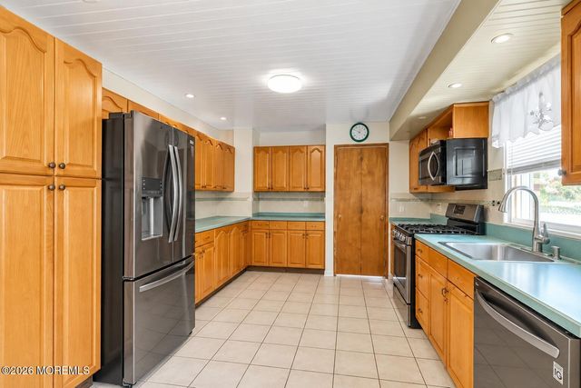 159 Susan Drive, Jackson, NJ 08527