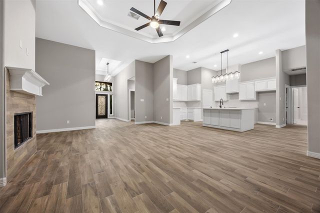 105 Wood Forest Lane, Huntsville, TX 77340