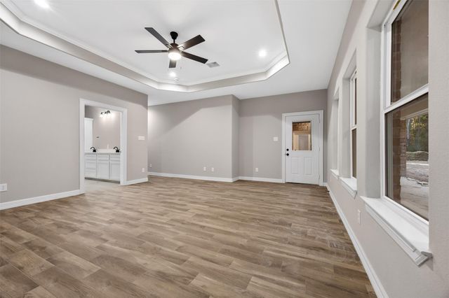 105 Wood Forest Lane, Huntsville, TX 77340