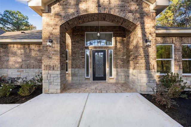 105 Wood Forest Lane, Huntsville, TX 77340