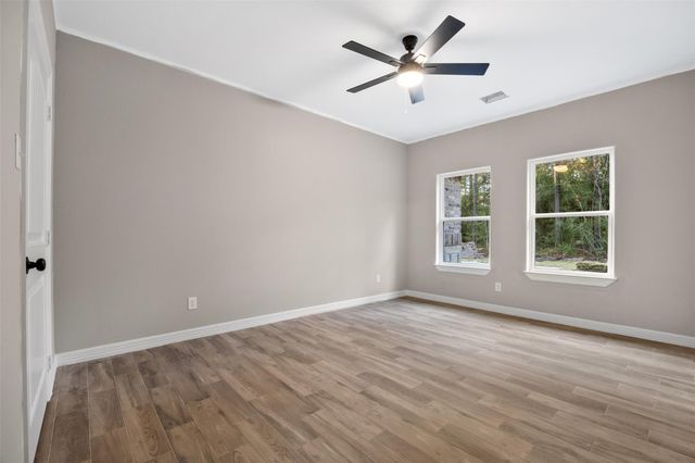 105 Wood Forest Lane, Huntsville, TX 77340