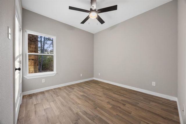105 Wood Forest Lane, Huntsville, TX 77340