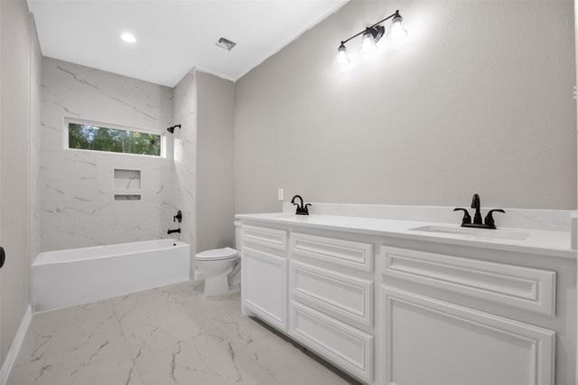 105 Wood Forest Lane, Huntsville, TX 77340
