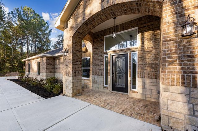 105 Wood Forest Lane, Huntsville, TX 77340