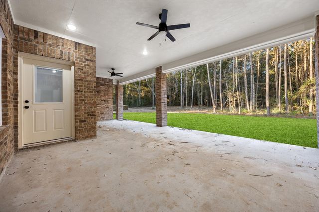 105 Wood Forest Lane, Huntsville, TX 77340