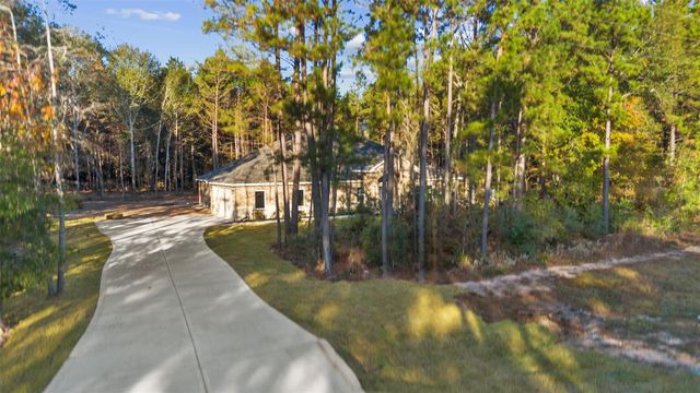 105 Wood Forest Lane, Huntsville, TX 77340