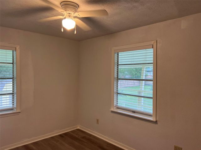 215 13th Street, San Leon, TX 77539