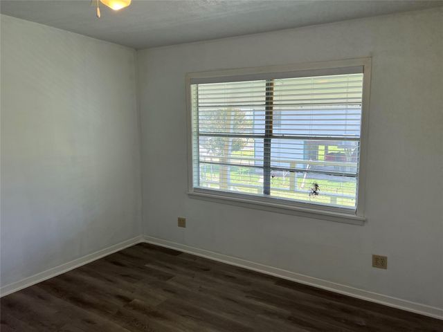 215 13th Street, San Leon, TX 77539