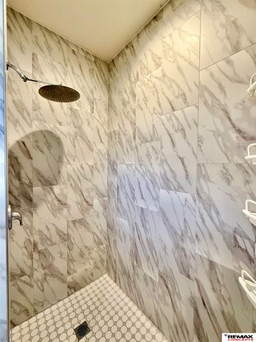 7911 Lena Street, Lincoln, NE 68516