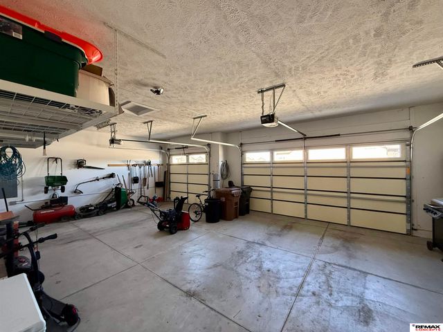 7911 Lena Street, Lincoln, NE 68516