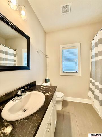 7911 Lena Street, Lincoln, NE 68516