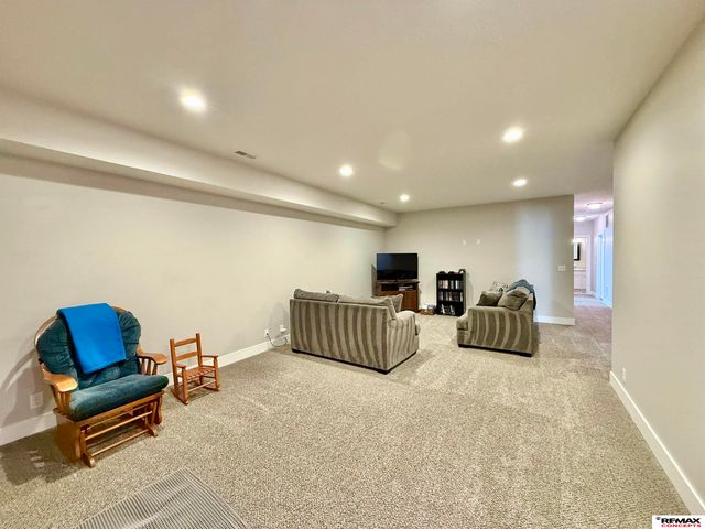 7911 Lena Street, Lincoln, NE 68516