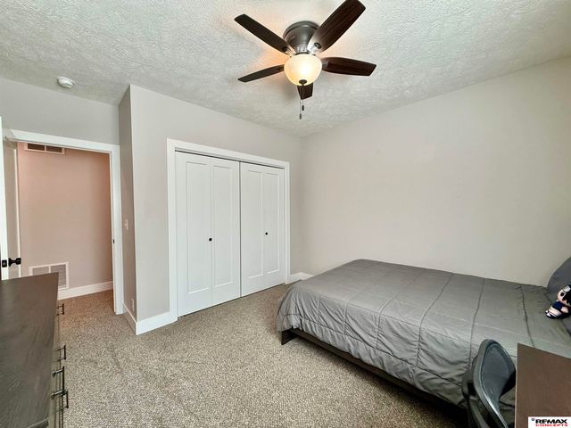 7911 Lena Street, Lincoln, NE 68516