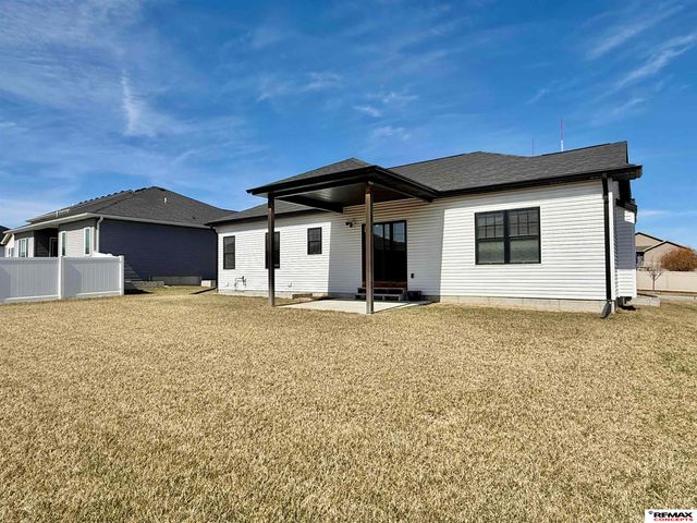 7911 Lena Street, Lincoln, NE 68516