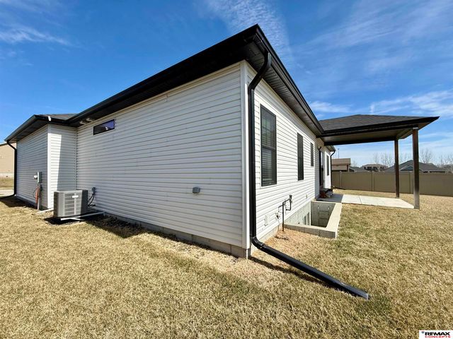 7911 Lena Street, Lincoln, NE 68516