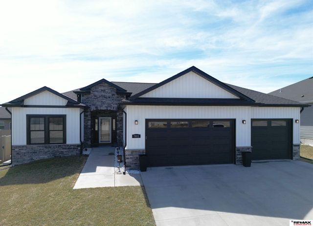 7911 Lena Street, Lincoln, NE 68516