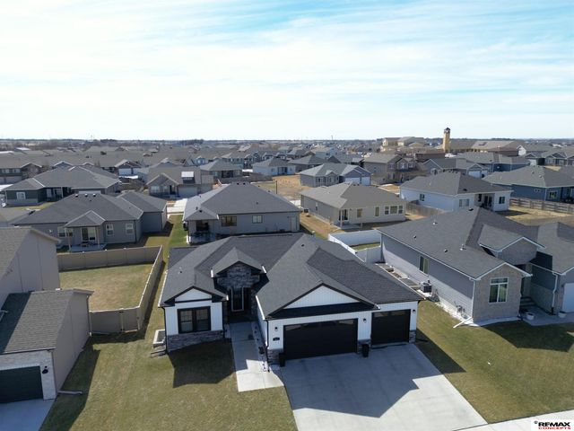 7911 Lena Street, Lincoln, NE 68516