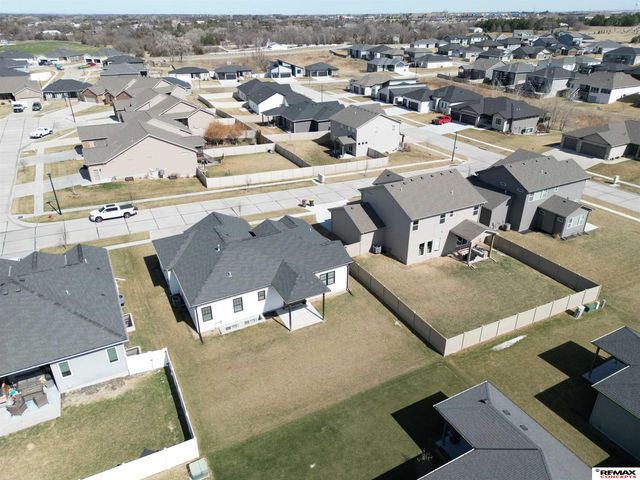 7911 Lena Street, Lincoln, NE 68516