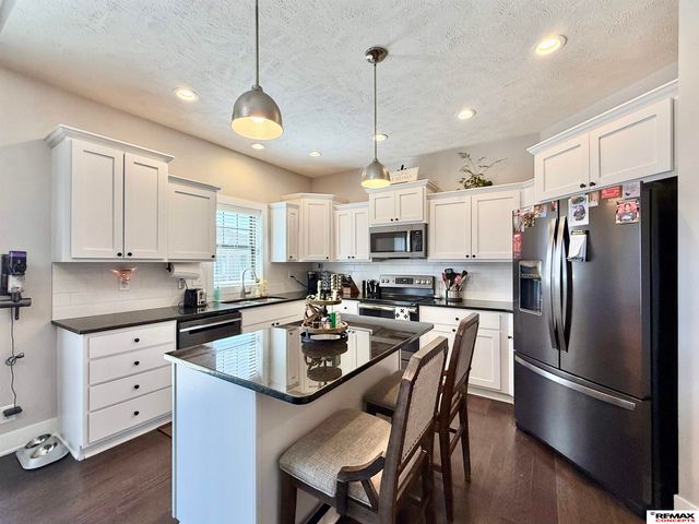 7911 Lena Street, Lincoln, NE 68516