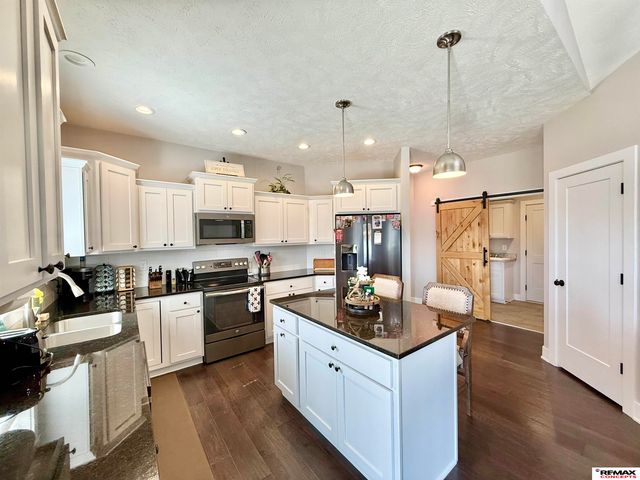 7911 Lena Street, Lincoln, NE 68516