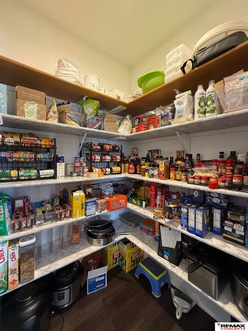 7911 Lena Street, Lincoln, NE 68516