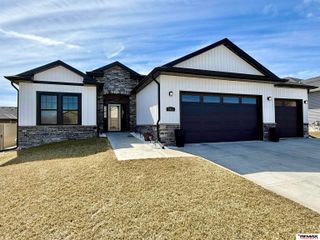 7911 Lena Street, Lincoln, NE 68516