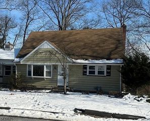 97 Wortendyke Ave, Emerson Boro, NJ 07630