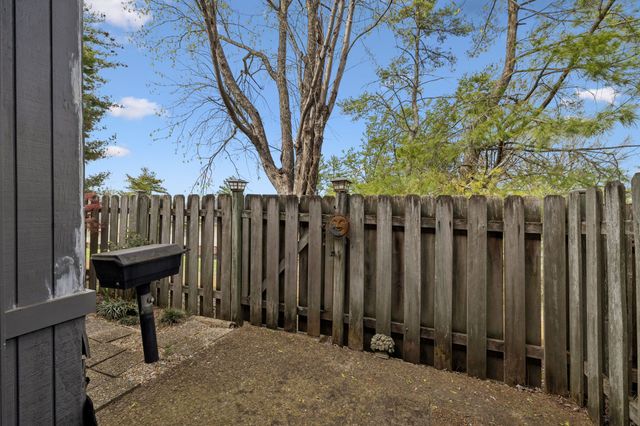5510 Country Dr Apt 108, Nashville, TN 37211