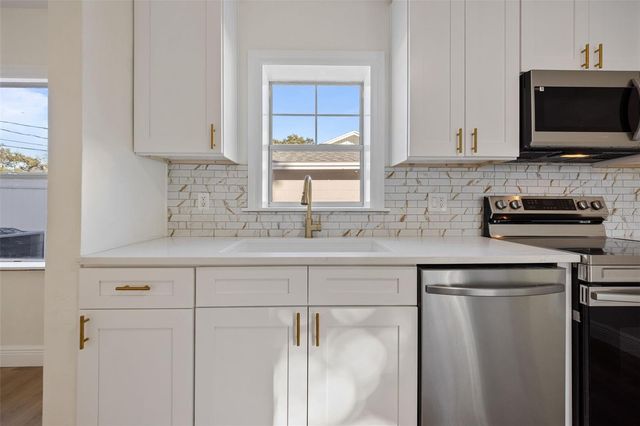 3821 6TH AVENUE N, St Petersburg, FL 33713