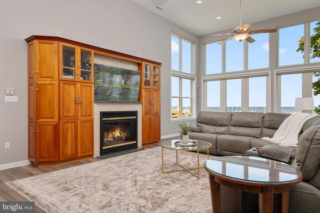 952 CHESTER RIVER DR, Grasonville, MD 21638