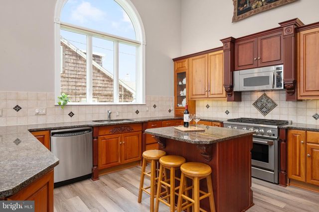 952 CHESTER RIVER DR, Grasonville, MD 21638