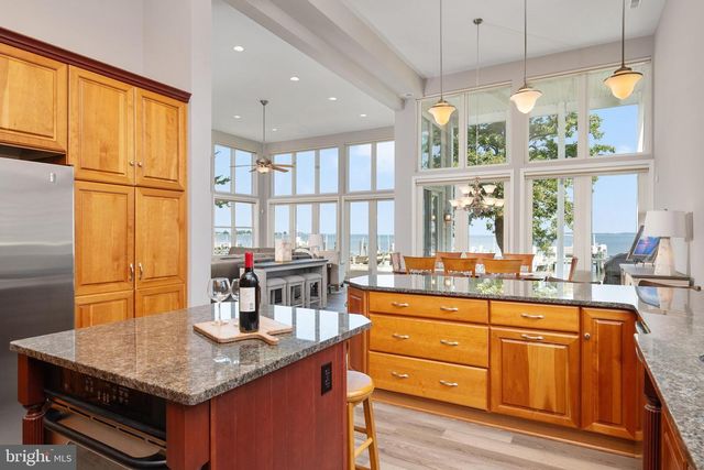 952 CHESTER RIVER DR, Grasonville, MD 21638