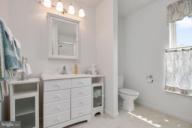 952 CHESTER RIVER DR, Grasonville, MD 21638