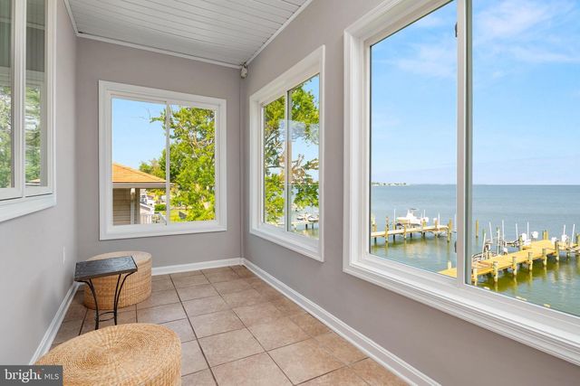 952 CHESTER RIVER DR, Grasonville, MD 21638