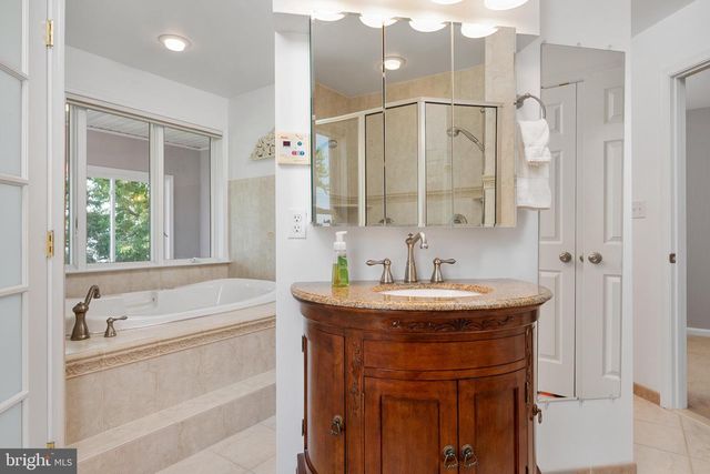 952 CHESTER RIVER DR, Grasonville, MD 21638