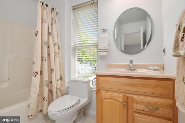 952 CHESTER RIVER DR, Grasonville, MD 21638