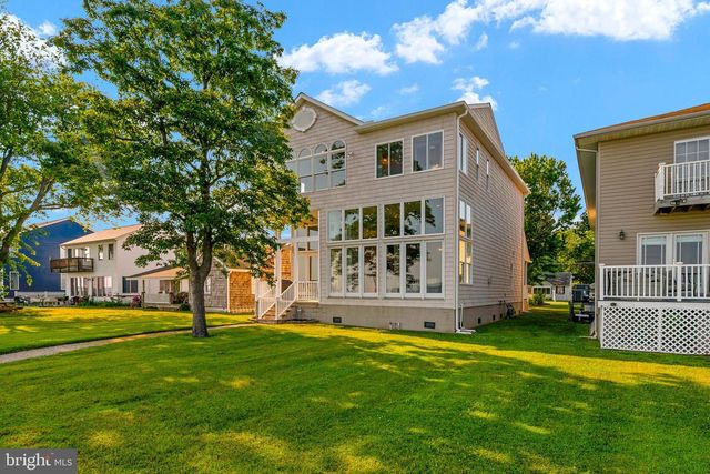 952 CHESTER RIVER DR, Grasonville, MD 21638