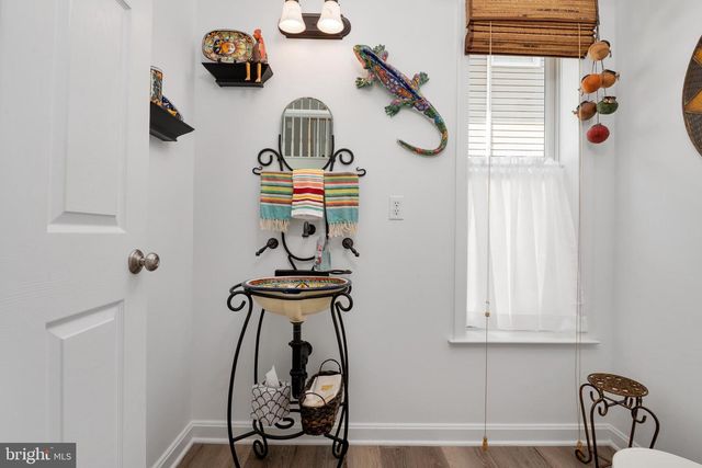 952 CHESTER RIVER DR, Grasonville, MD 21638