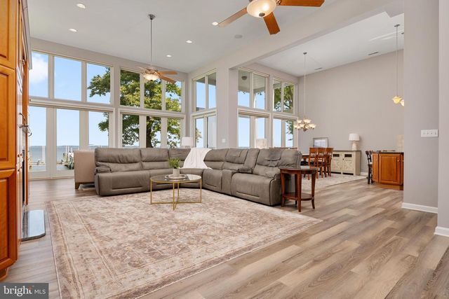 952 CHESTER RIVER DR, Grasonville, MD 21638