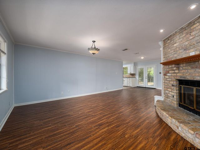 300 Robert E. Lee, Tyler, TX 75703