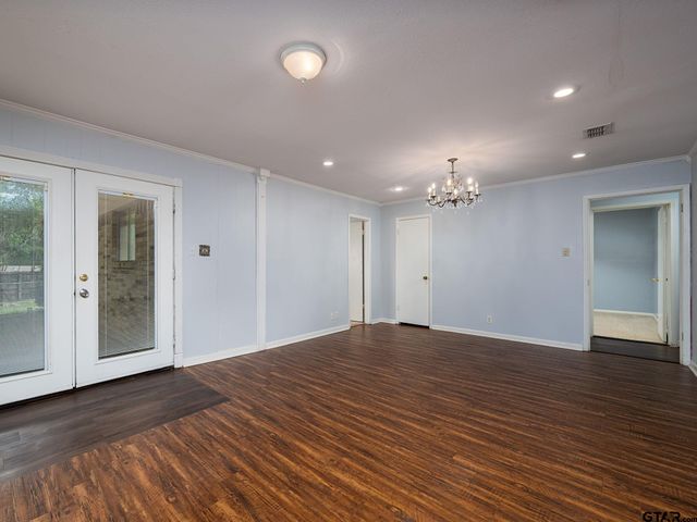 300 Robert E. Lee, Tyler, TX 75703