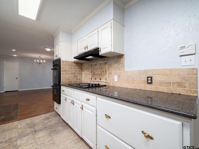 300 Robert E. Lee, Tyler, TX 75703