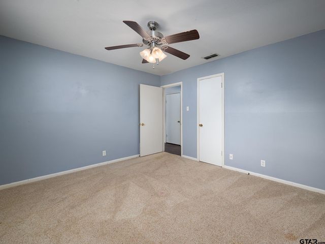 300 Robert E. Lee, Tyler, TX 75703