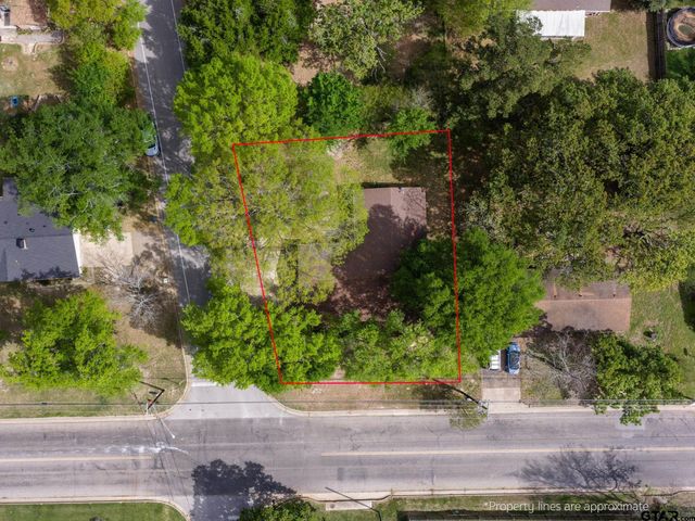 300 Robert E. Lee, Tyler, TX 75703