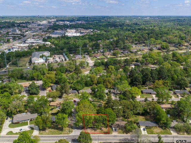 300 Robert E. Lee, Tyler, TX 75703