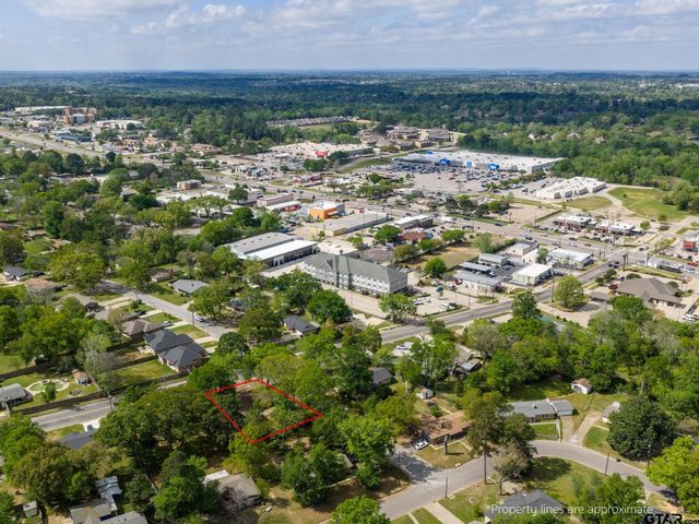 300 Robert E. Lee, Tyler, TX 75703