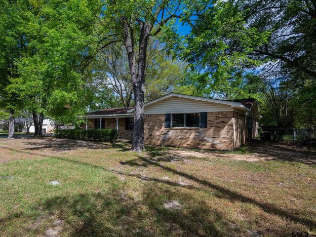 300 Robert E. Lee, Tyler, TX 75703